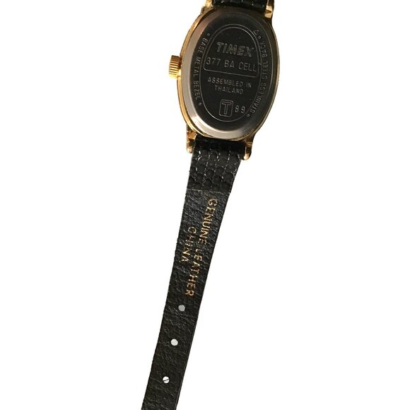 Vintage Timex Womens Black Leather Strap Gold Oval Face Watch - Picture 3 of 6